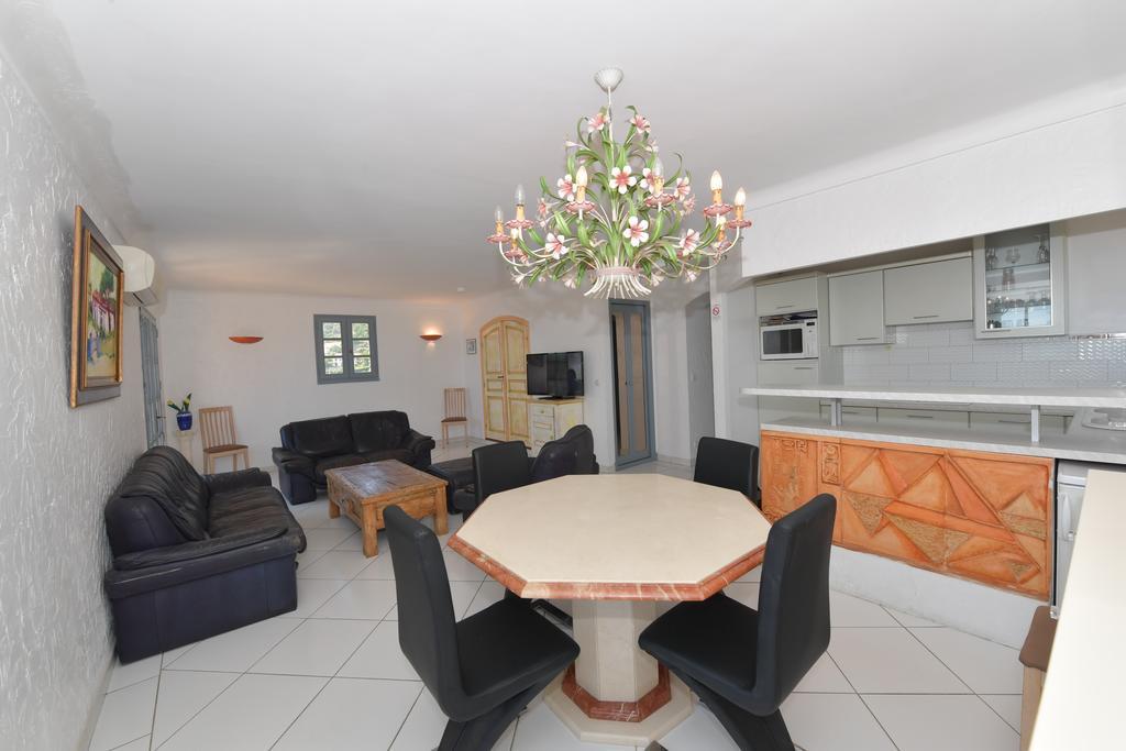 Les Lauriers Roses Aparthotel เลอรายอล-กานาเดล-โซร์-แม ภายนอก รูปภาพ
